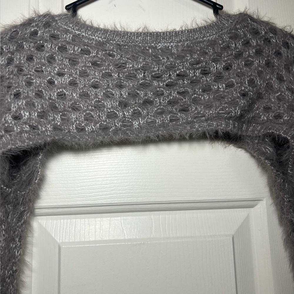 Urban outfitters bolero size medium fits small and medium. Great condition - Picture 7 of 7